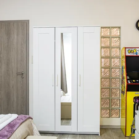 Galaxy Lift Parking Appartamento Budapest